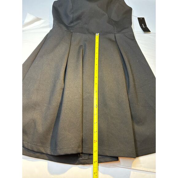 Lulus Cut Out and About Skater mini black dress. NWT. Size M - Picture 6 of 8